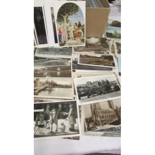 2203 - In excess of 600 vintage postcards featuring Churches, Cathedrals, Castles etc.,