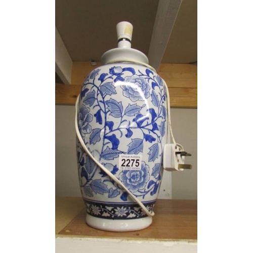 2275 - A Chinese blue and white table lamp base, 37 cm, (Collect only)