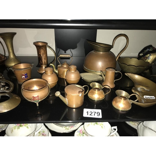 1279 - A good lot of brass & copper etc. (2 shelves)