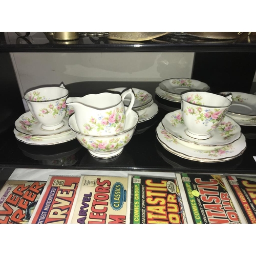 1280 - A quantity of Royal Albert Moss Rose tea ware (possibly 1950's)16 piece set & 6 extra plates, 8 sauc... 