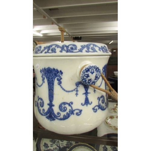 2395 - A 19th century blue and white slop bucket with lid.  (Collect only)