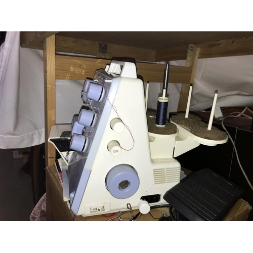 1386 - A Bernina Bernette Funlock 004D sewing machine (Collect only)