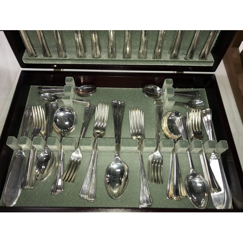 1397 - An 84 piece Arthur Price 8 person silver plated canteen of cutlery