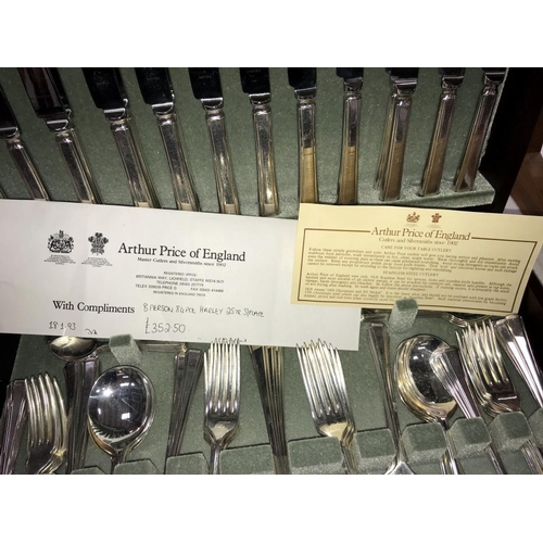 1397 - An 84 piece Arthur Price 8 person silver plated canteen of cutlery