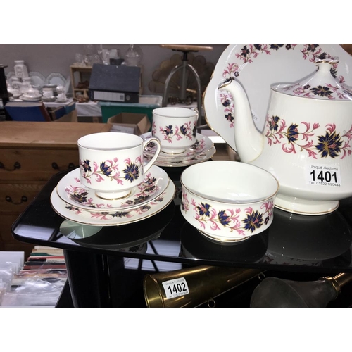 1401 - A Paragon 'Michelle' pattern part tea set