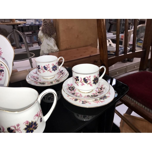 1401 - A Paragon 'Michelle' pattern part tea set