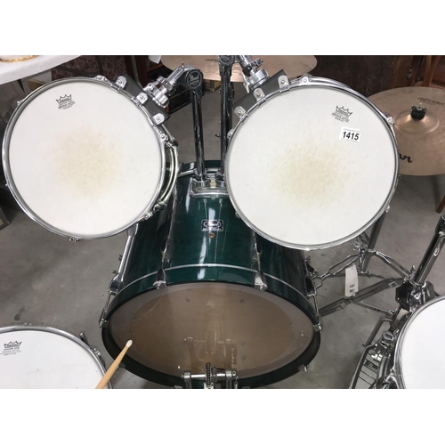 1415 - A drum kit