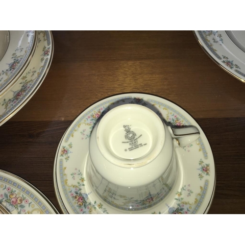 1418 - 80+ pieces of Royal Doulton, The Romance Collection, Juliet dinner set/ tea set