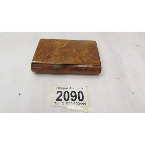 2090 - A 'swamp wood' card case.