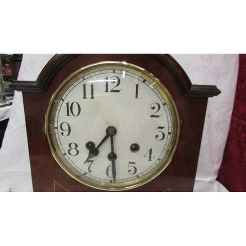 2418 - An 8 day chiming bracket clock, springs ok but chimes need attention. (Collect only)