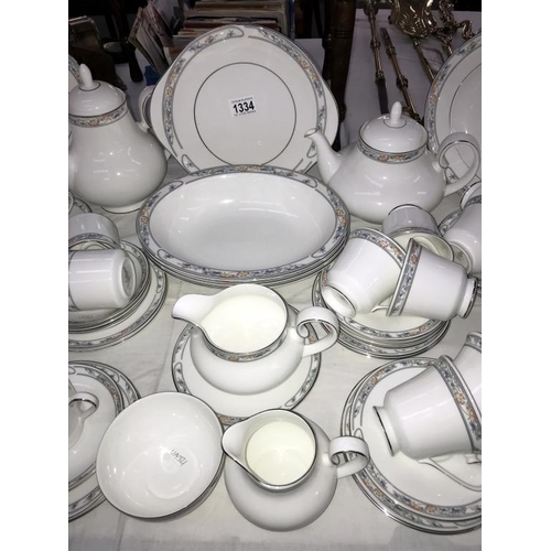 1334 - A fabulous Royal Doulton 'Arlington' dinner set, approximately 76 pieces including tea & coffee sets