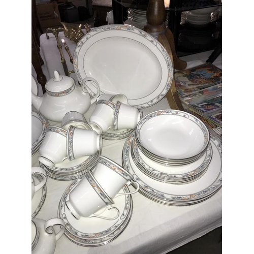 1334 - A fabulous Royal Doulton 'Arlington' dinner set, approximately 76 pieces including tea & coffee sets