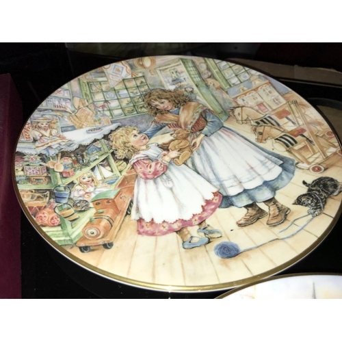 1340 - 6 boxed Royal Worcester N.S.P.C.C. Christmas plates & 4 unboxed. 2 x 1987, 2 x 1988, 2 x 1989, 2 x 1... 