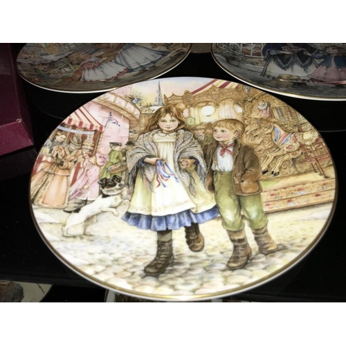 1340 - 6 boxed Royal Worcester N.S.P.C.C. Christmas plates & 4 unboxed. 2 x 1987, 2 x 1988, 2 x 1989, 2 x 1... 