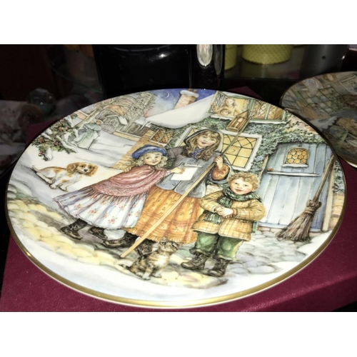 1340 - 6 boxed Royal Worcester N.S.P.C.C. Christmas plates & 4 unboxed. 2 x 1987, 2 x 1988, 2 x 1989, 2 x 1... 