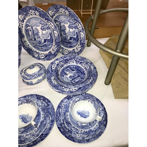 1442 - A Spode Italian design blue & white dinner service