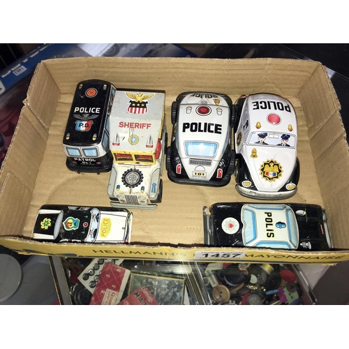 1457 - 6 tin plate police cars