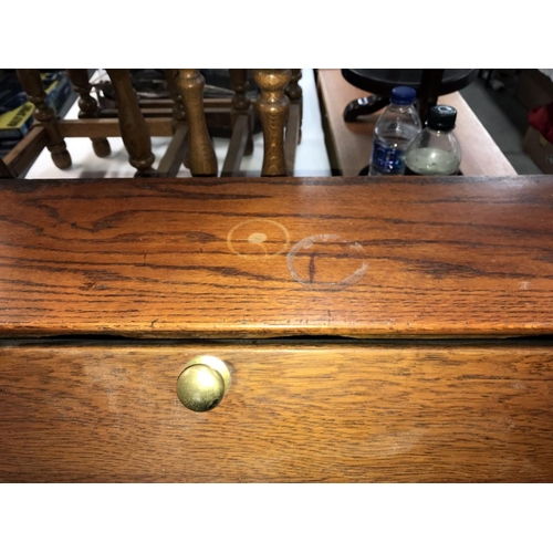 1480 - A 1930's/50's oak bureau