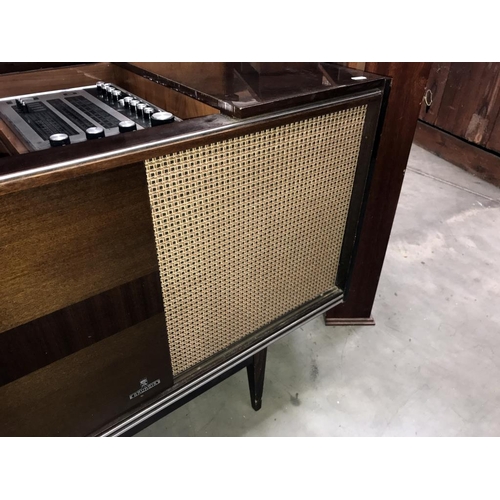 1535 - A vintage Grundig radiogram (184.5cm x 44.5cm x 76.5cm high)