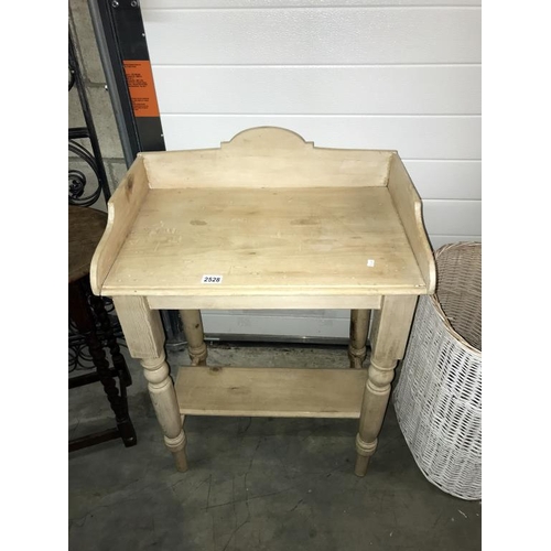 2528 - A pine wash stand. (collect only)