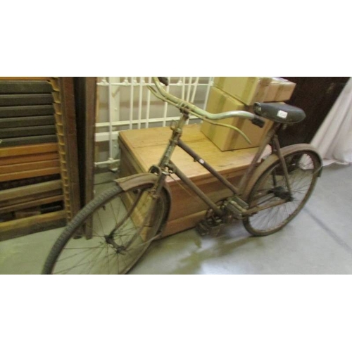 2536 - A 1940's 'Hopper' bicycle for restoration. (collect only)