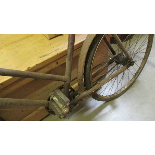 2536 - A 1940's 'Hopper' bicycle for restoration. (collect only)