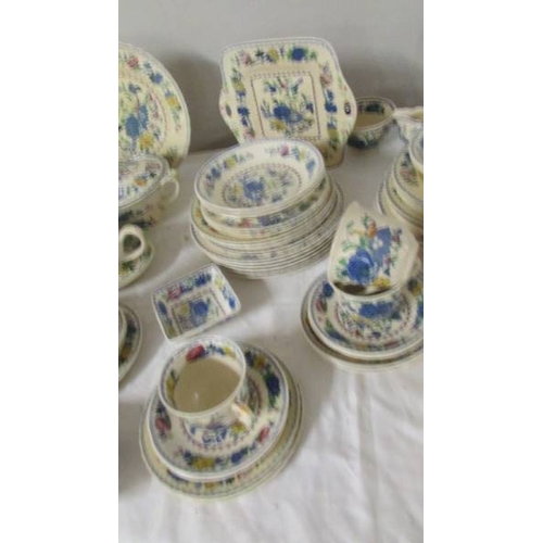 2621 - In excess of 100 pieces of Mason's ironstone tea and dinnerware (some pieces have crazing and discol... 