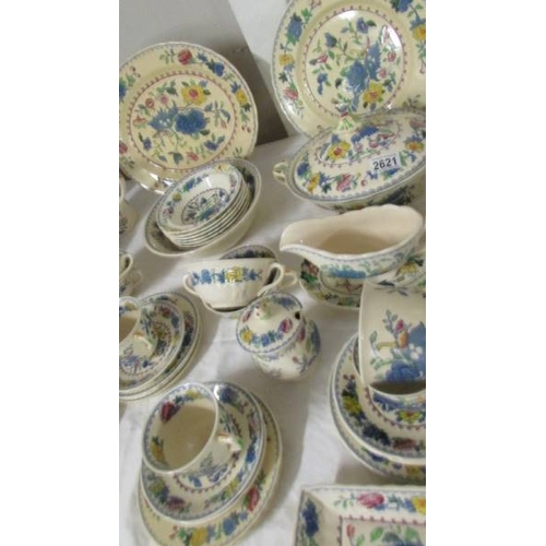 2621 - In excess of 100 pieces of Mason's ironstone tea and dinnerware (some pieces have crazing and discol... 