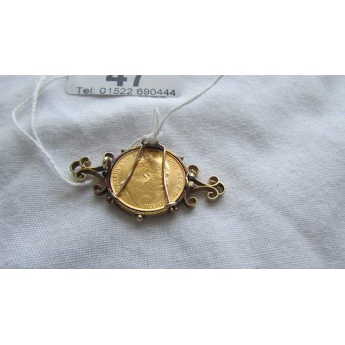 47 - A 1908 half sovereign mounted in a pendant. Weight 6.8g