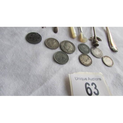 63 - Five items of silver flatware including pickle forks, salt spoons etc., 33 grams.  13 grams of silve... 