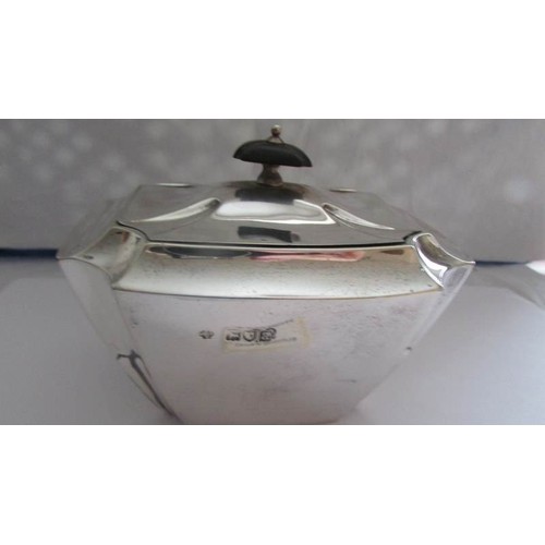 86 - A silver sugar bowl with cover.