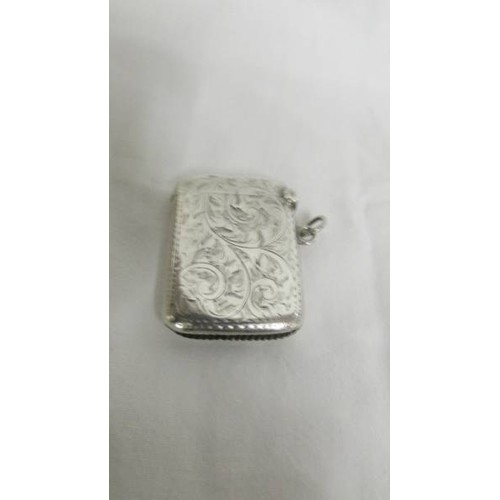 104 - Two silver vesta cases. 41 grams.