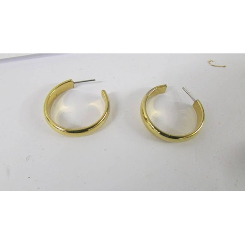 160R - Three pairs of 9ct gold earrings, 16.5 grams.