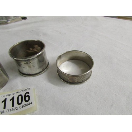 1106 - Four silver napkin rings, 72 grams.