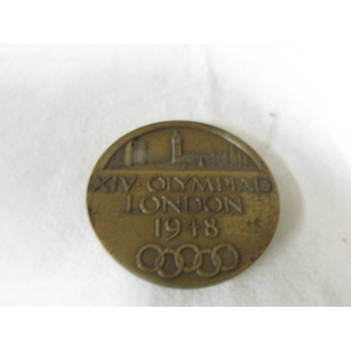 1109 - A London 1948 XIV Olympiad Olympic games participant medal, diameter 51mm.