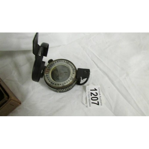 1207 - A boxed compass, T G Co., Ltd, London, No. B30989, 1940, Mk III.