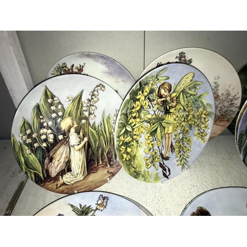 56 - 23 Wedgwood fairy collectors cabinet plates