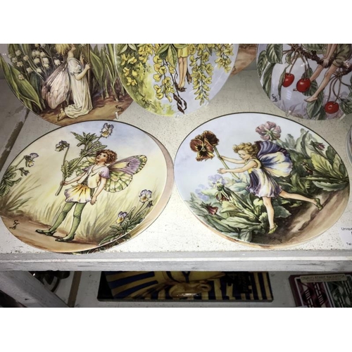 56 - 23 Wedgwood fairy collectors cabinet plates