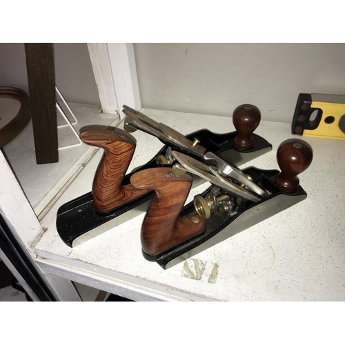 86 - A quantity of wood working planes, Veritas honing guide etc.