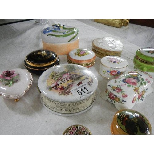 511 - Twelve good porcelain pill boxes.