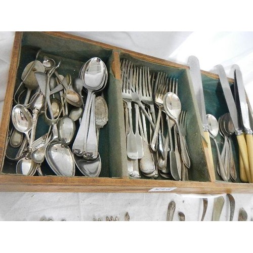 526 - A mixed lot of flat ware etc.,