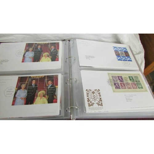 1225 - Two folders of first day covers.