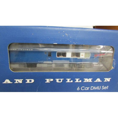 1239 - A Bachman 'OO' gauge 31-255DC Midland Pullman six car unit, Nanking blue.