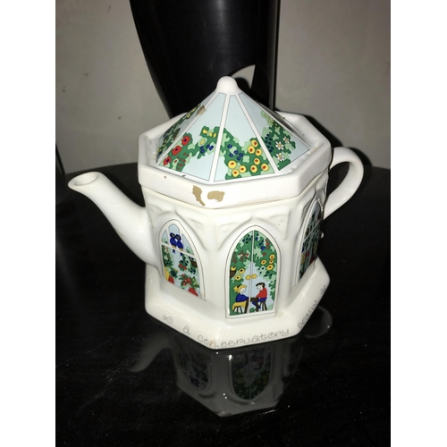 129 - 4 collectable teapots including Sadler Romeo & Juliet (small chip on lid), Tony Wood Toby jug & a Ro... 