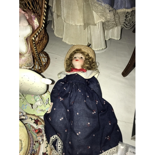 140 - A selection of collectors doll's