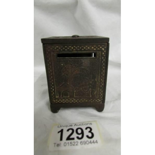 1293 - A Victorian cast iron safe money box.