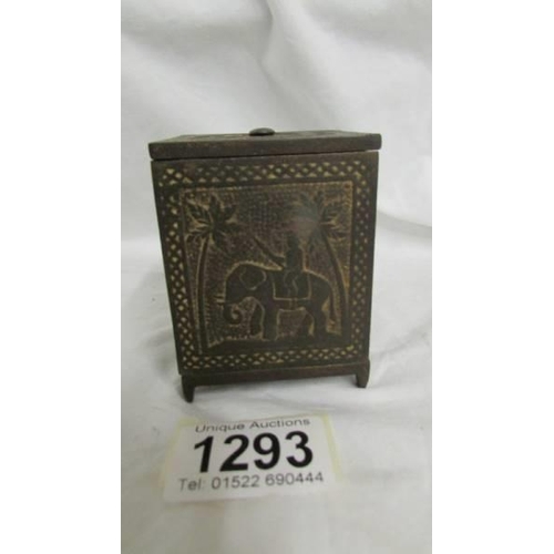 1293 - A Victorian cast iron safe money box.