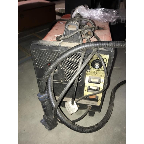 195 - A MIG welder (COLLECT ONLY)