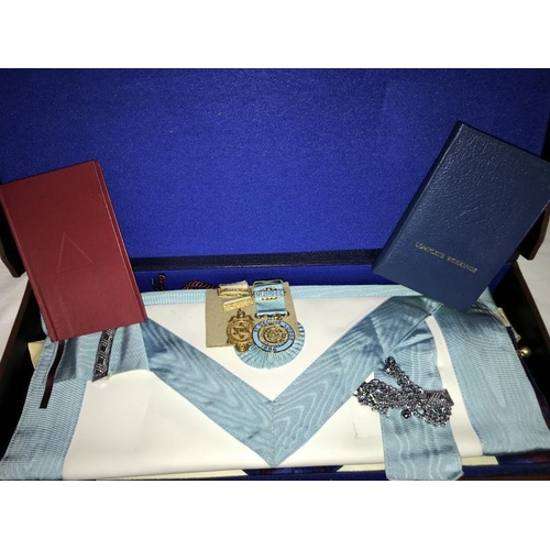 221 - A Masonic case of memorabilia