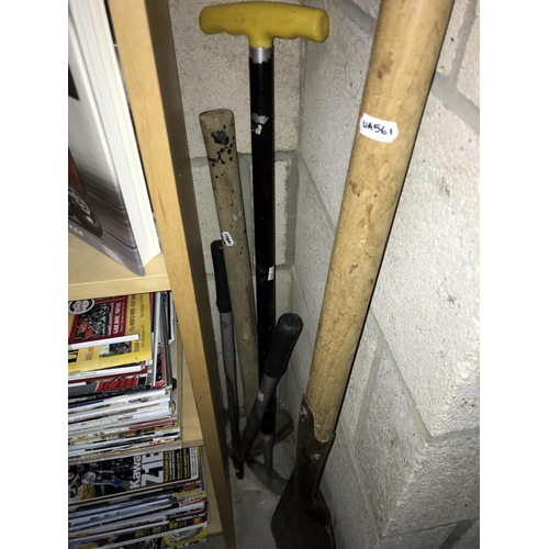 277 - A selection of garden tools. Collect only